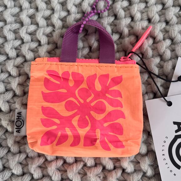 Aloha Collection• Tiny Tripper Bag in Taffy APPLIQUÉ - Picture 6 of 10